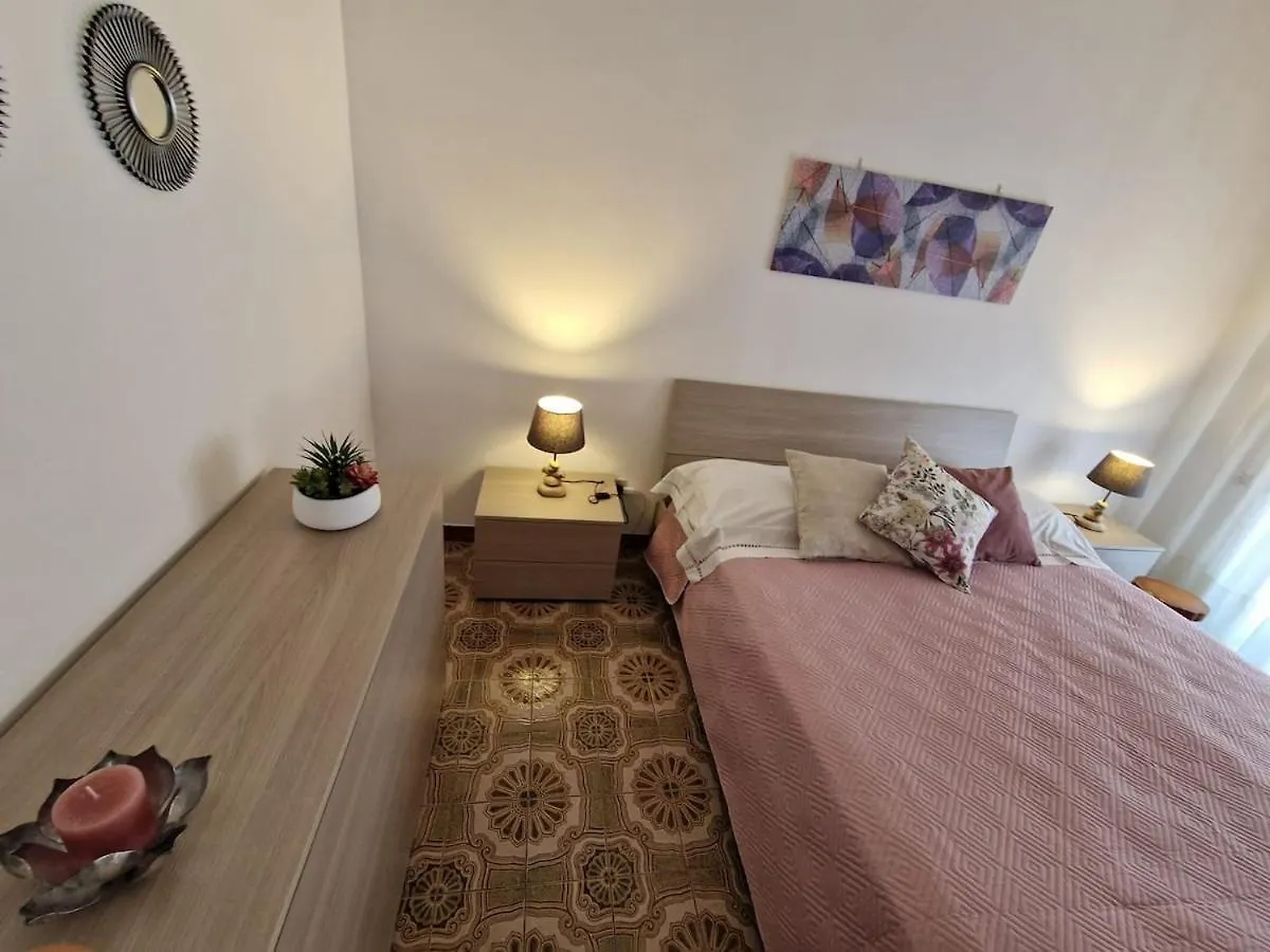 Gigi'S House Lejlighed Milazzo Italien