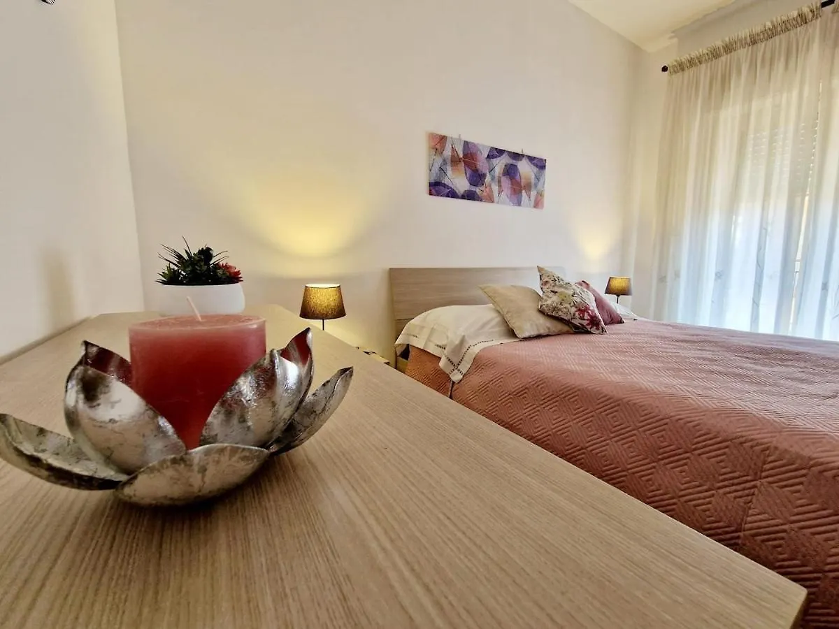 Gigi'S House Lejlighed Milazzo
